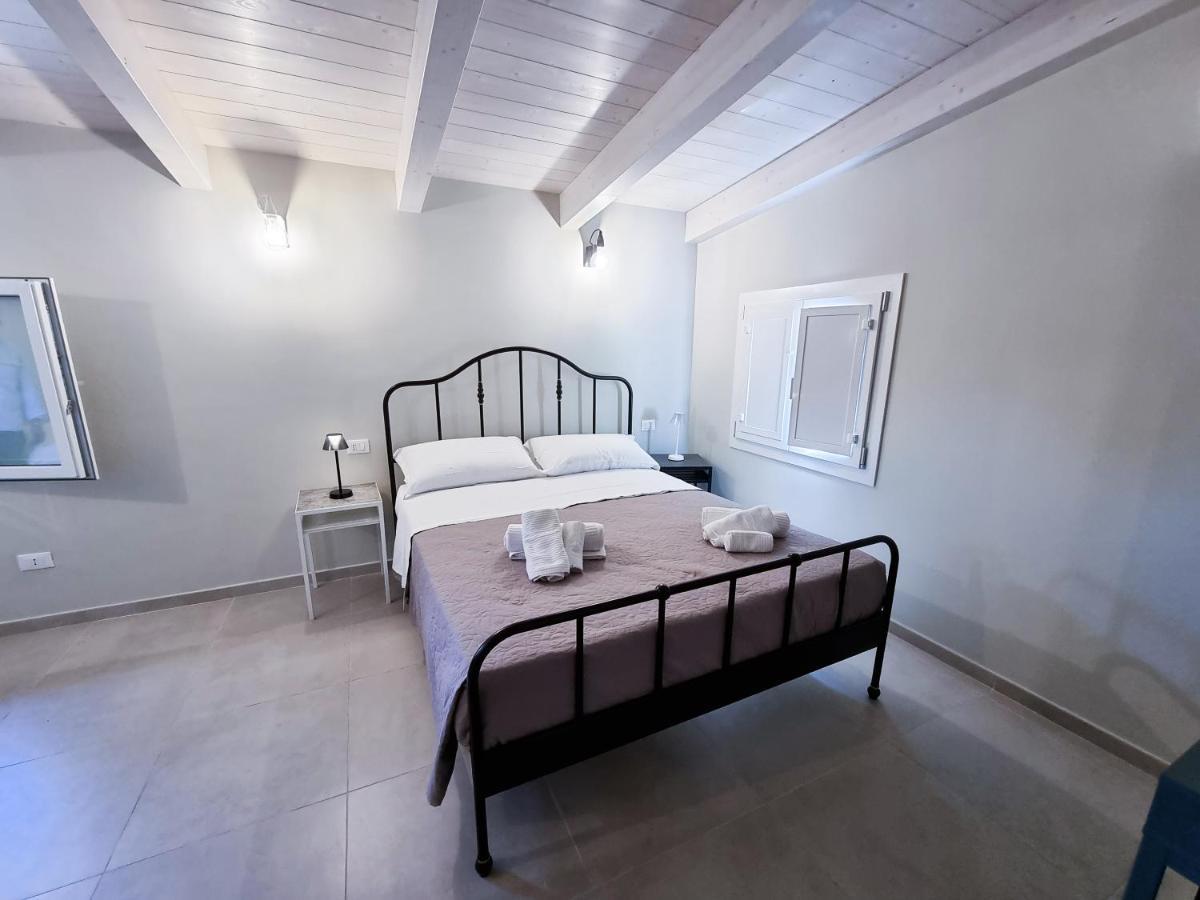 Civico 33 Bed & Breakfast Scalea Bagian luar foto