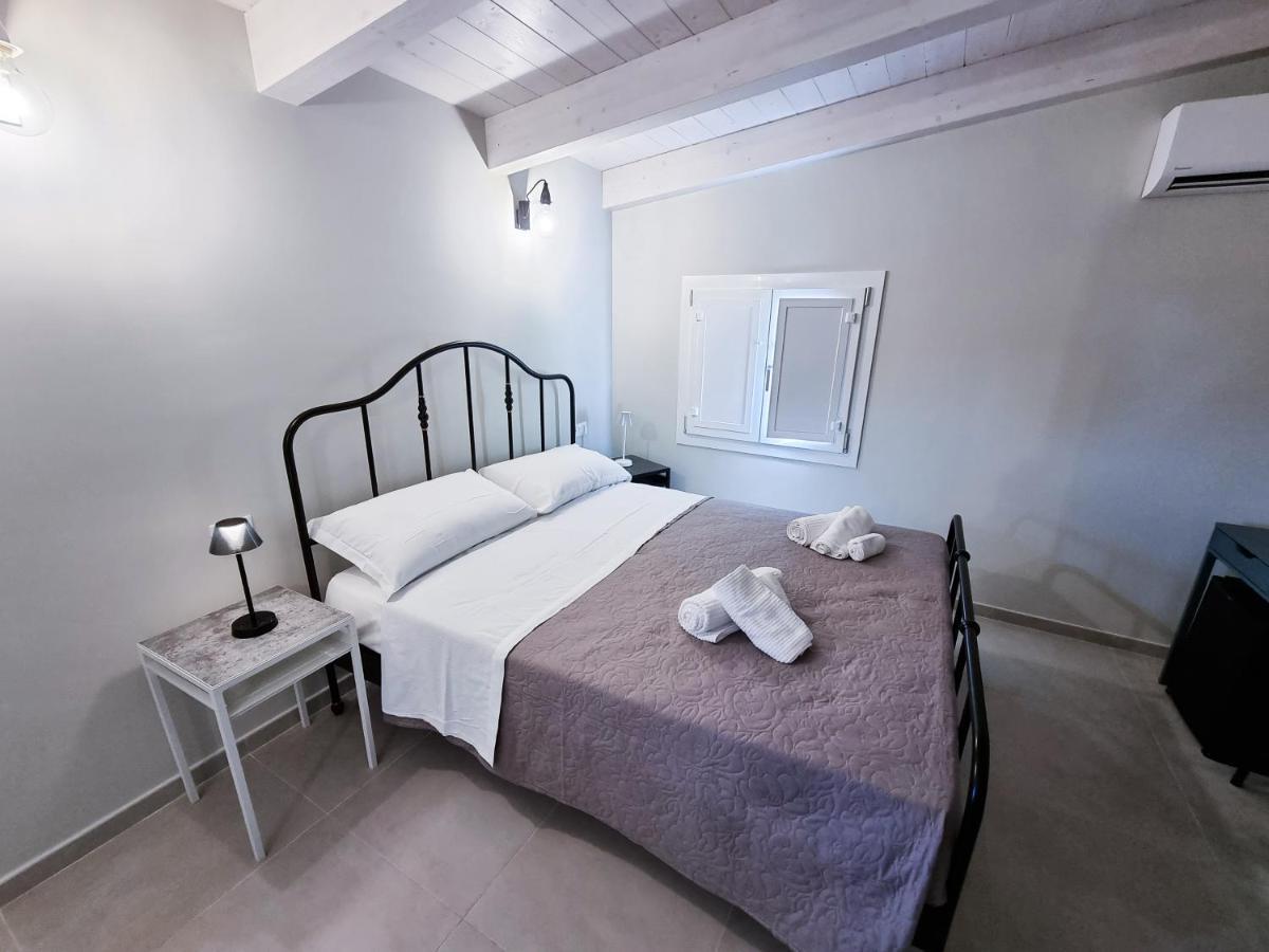 Civico 33 Bed & Breakfast Scalea Bagian luar foto