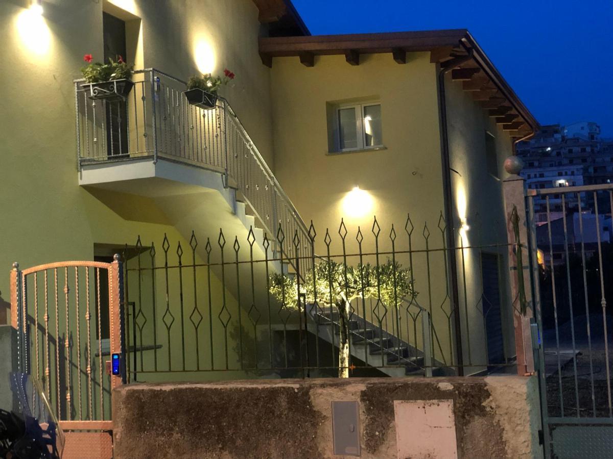 Civico 33 Bed & Breakfast Scalea Bagian luar foto