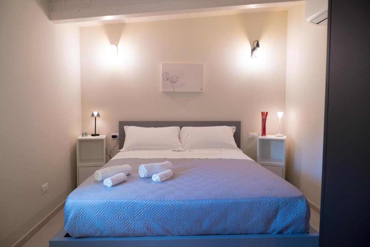 Civico 33 Bed & Breakfast Scalea Bagian luar foto